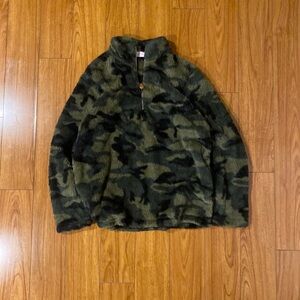 Women’s Pink Lily Camo Sweater Small